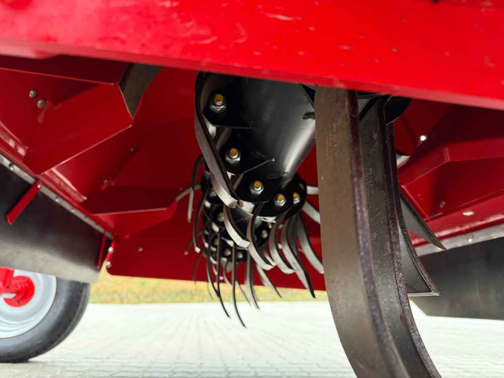Grimme KS 75-2 - Betakarító gép: 3 kép. Grimme KS 75-2 - Betakarító gép: 3 kép.