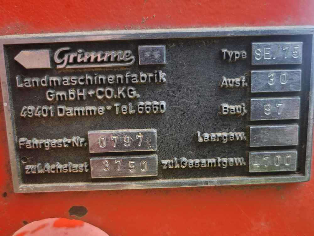 Grimme SE-75-30-UB - Betakarító gép: 4 kép. Grimme SE-75-30-UB - Betakarító gép: 4 kép.