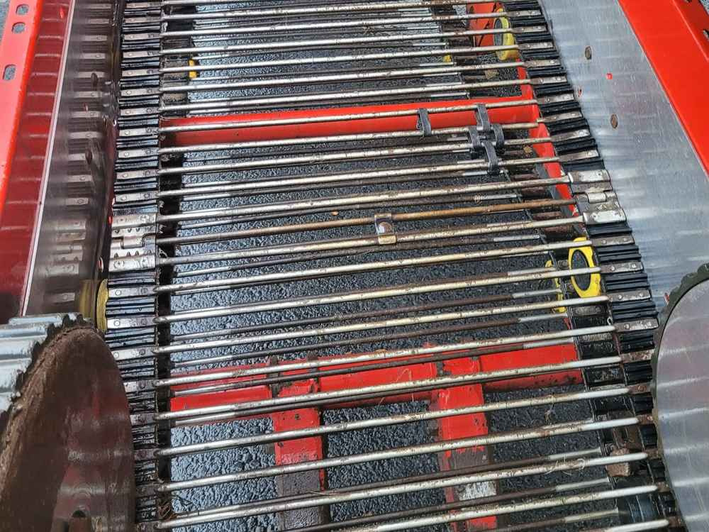 Grimme SE-75-30-UB - Betakarító gép: 5 kép. Grimme SE-75-30-UB - Betakarító gép: 5 kép.