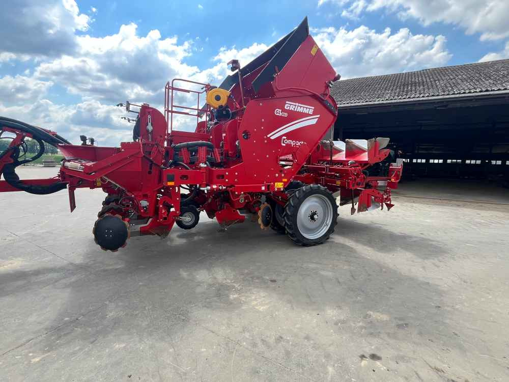 Grimme GL 860 COMPACTA - Betakarító gép: 1 kép. Grimme GL 860 COMPACTA - Betakarító gép: 1 kép.