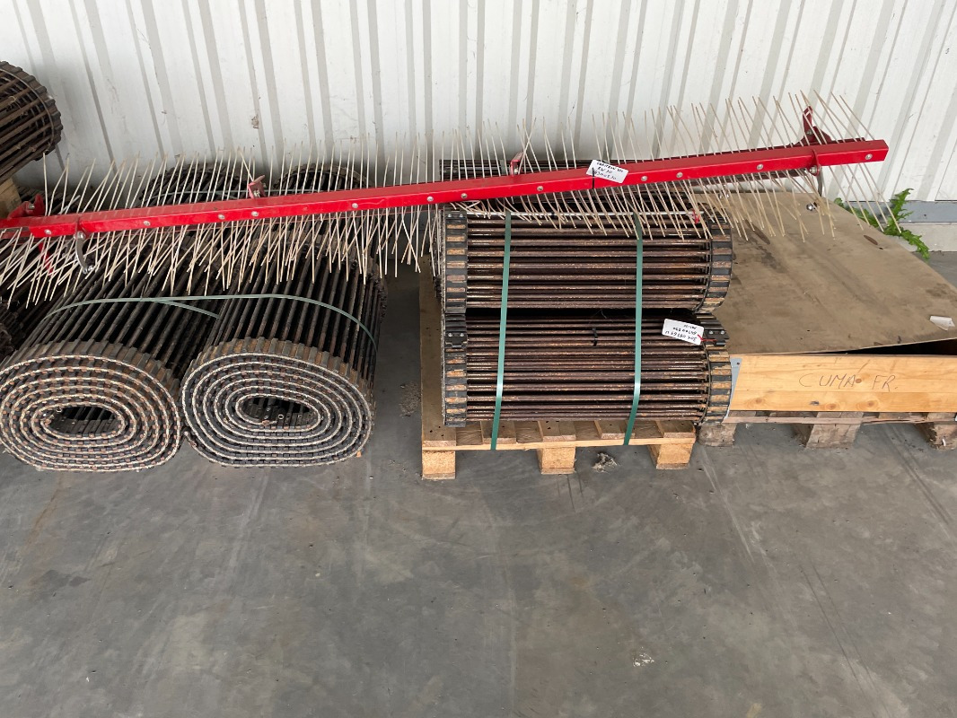 Grimme VARITRON 470 - Betakarító gép: 2 kép. Grimme VARITRON 470 - Betakarító gép: 2 kép.