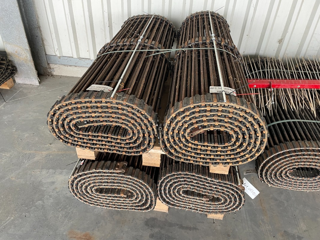 Grimme VARITRON 470 - Betakarító gép: 3 kép. Grimme VARITRON 470 - Betakarító gép: 3 kép.