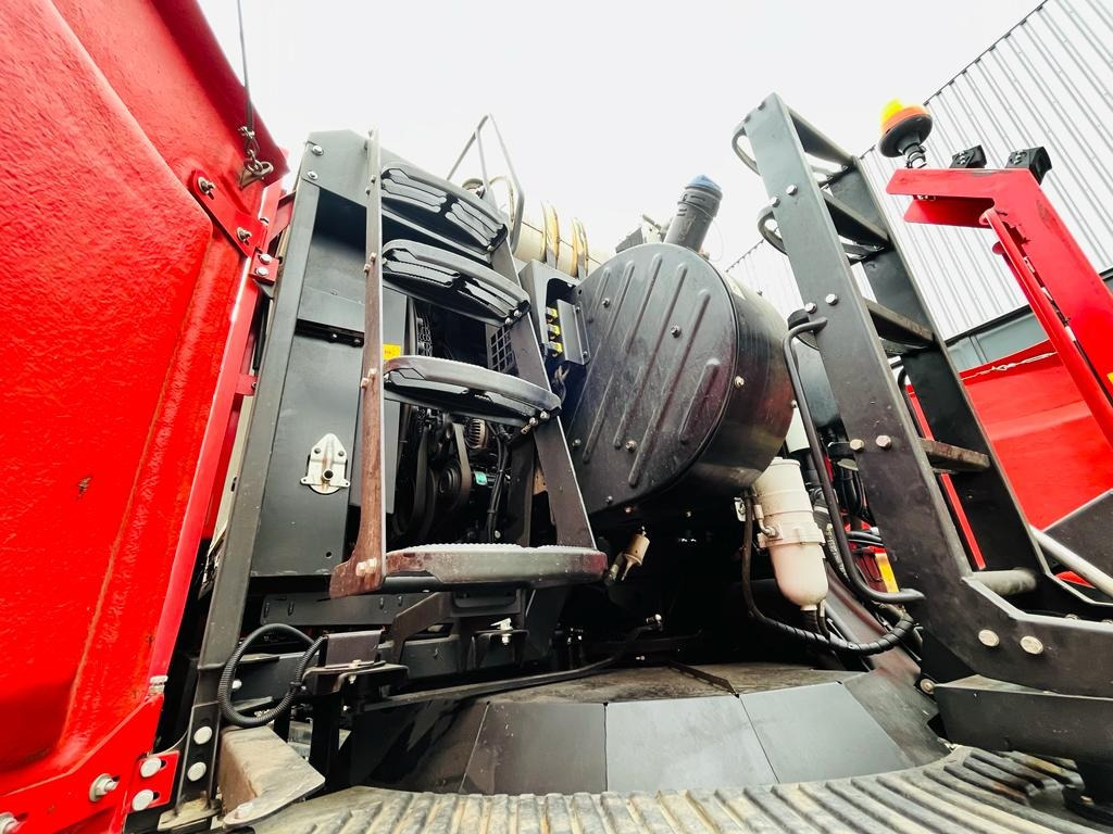Cukorrépa kombájn Agrifac Lighttraxx: 17 kép.