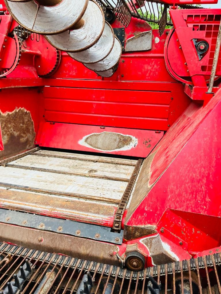 Cukorrépa kombájn Agrifac Lighttraxx: 14 kép.