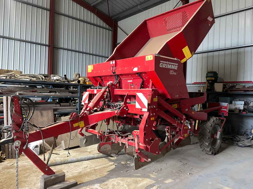 Grimme GB 330 - Betakarító gép: 3 kép. Grimme GB 330 - Betakarító gép: 3 kép.