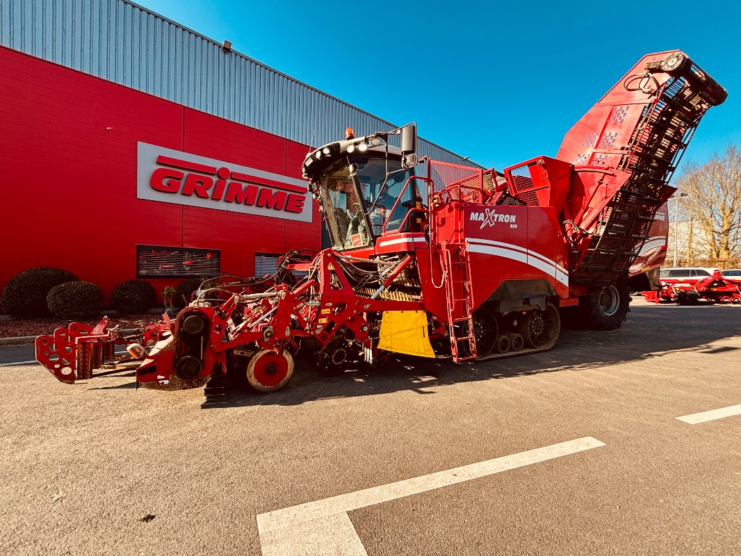 Grimme MAXTRON 620 - Betakarító gép: 1 kép. Grimme MAXTRON 620 - Betakarító gép: 1 kép.