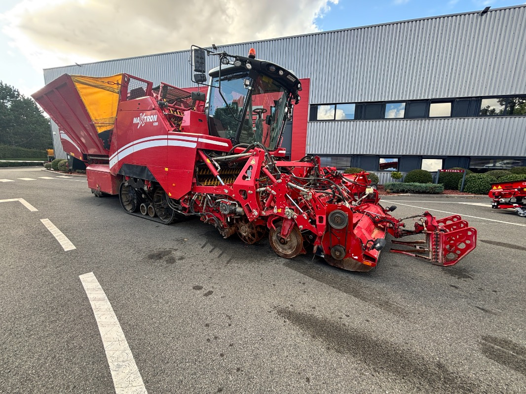 Grimme MAXTRON II 620 - Betakarító gép: 1 kép. Grimme MAXTRON II 620 - Betakarító gép: 1 kép.