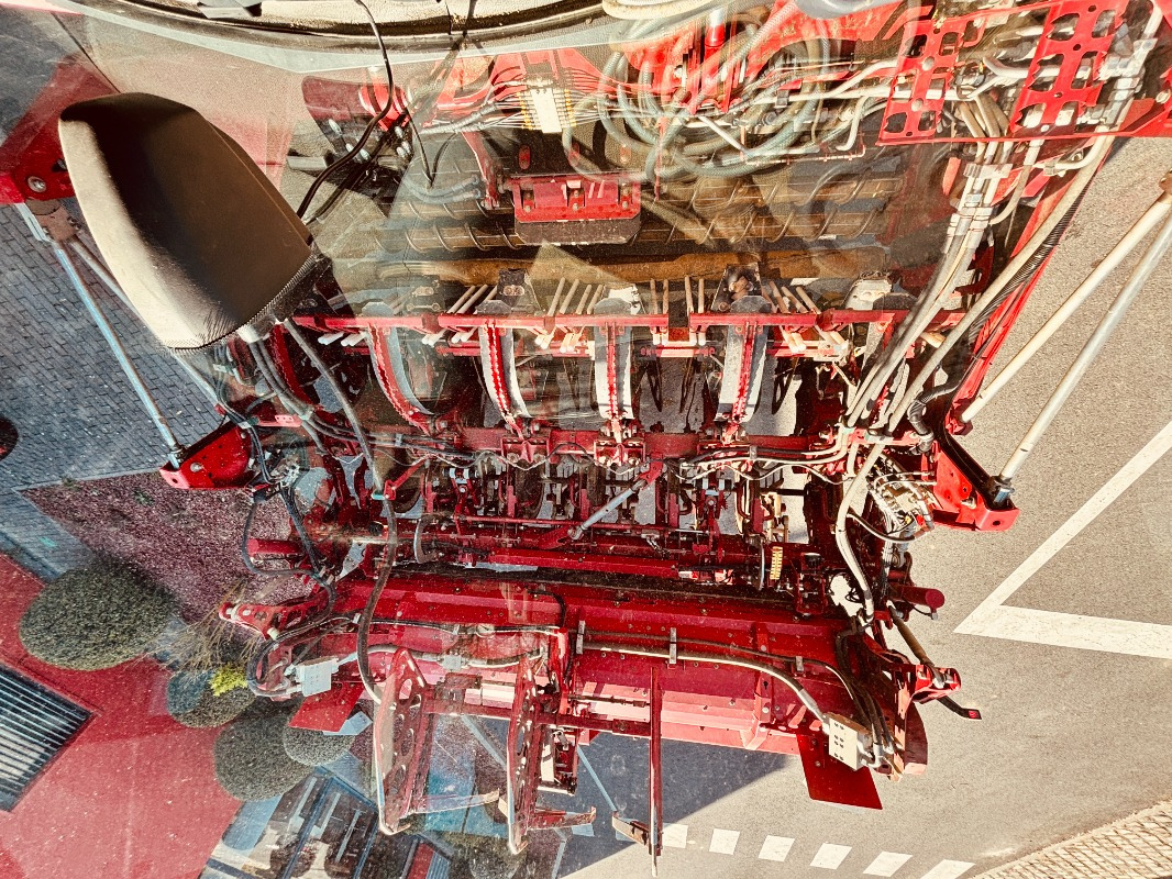 Grimme REXOR 6200 - Talajművelő gep: 2 kép. Grimme REXOR 6200 - Talajművelő gep: 2 kép.