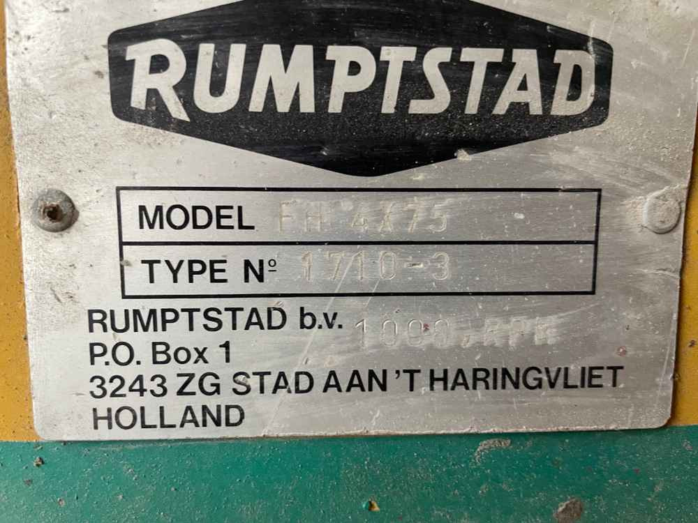 Rumptstad FH 4X75 - Betakarító gép: 2 kép. Rumptstad FH 4X75 - Betakarító gép: 2 kép.