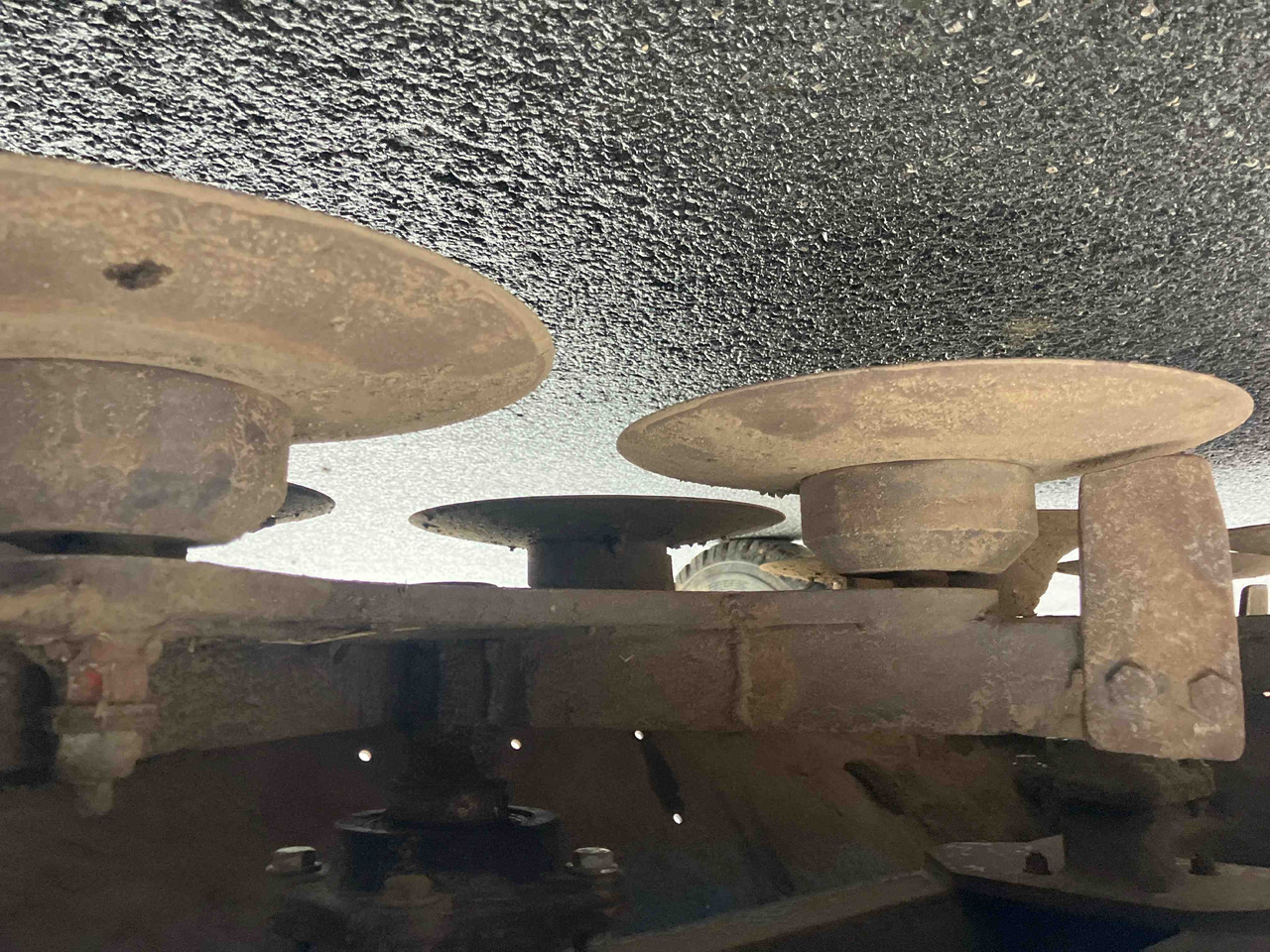 ASA-Lift CR-1510A - Szőlőkombájn: 2 kép. ASA-Lift CR-1510A - Szőlőkombájn: 2 kép.