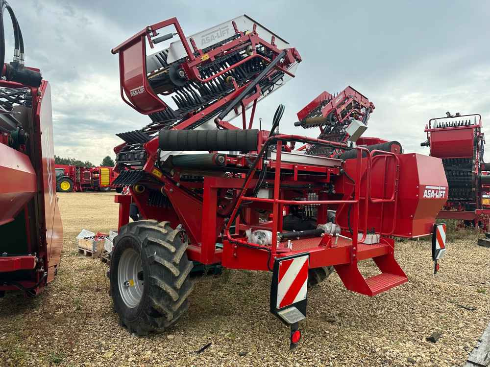 ASA-Lift MC1010E - Szőlőkombájn: 4 kép. ASA-Lift MC1010E - Szőlőkombájn: 4 kép.