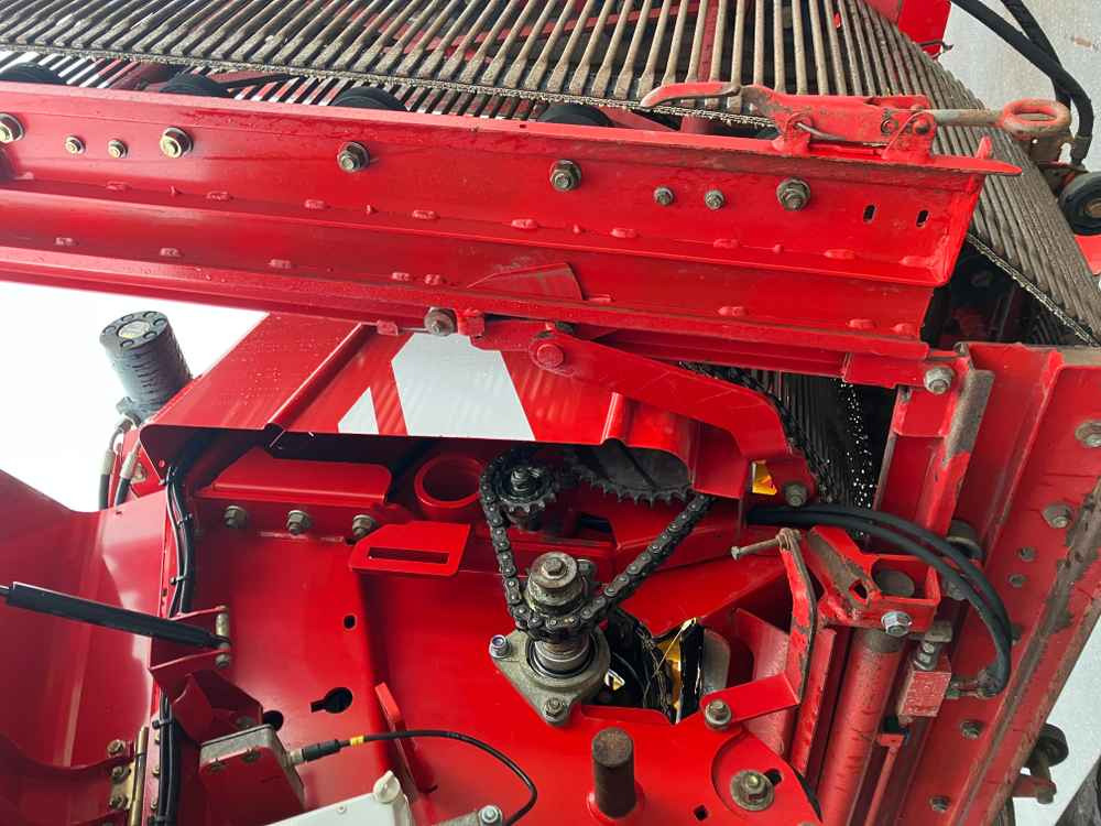 Grimme CS 150 - Burgonyakombájn: 4 kép. Grimme CS 150 - Burgonyakombájn: 4 kép.