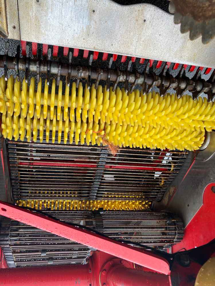 Grimme CS 150 - Burgonyakombájn: 5 kép. Grimme CS 150 - Burgonyakombájn: 5 kép.