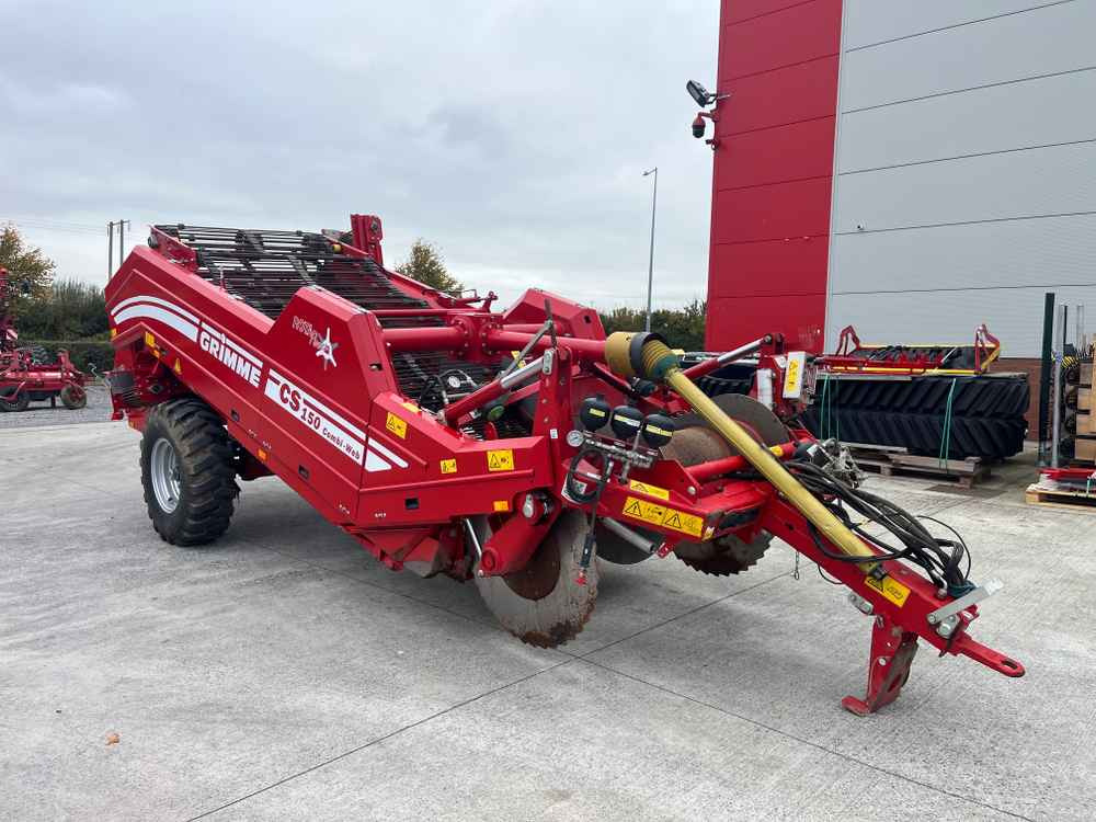 Grimme CS 150 - Burgonyakombájn: 1 kép. Grimme CS 150 - Burgonyakombájn: 1 kép.
