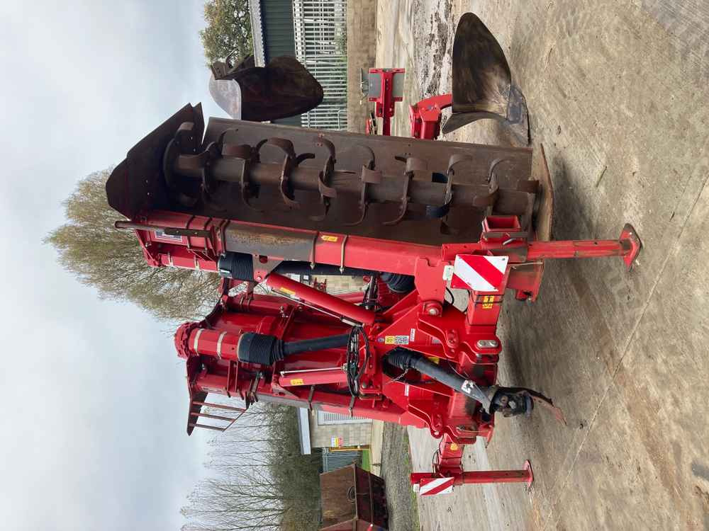 Grimme GF 600 - Betakarító gép: 1 kép. Grimme GF 600 - Betakarító gép: 1 kép.