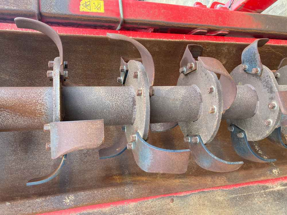 Grimme GF 600 - Betakarító gép: 5 kép. Grimme GF 600 - Betakarító gép: 5 kép.