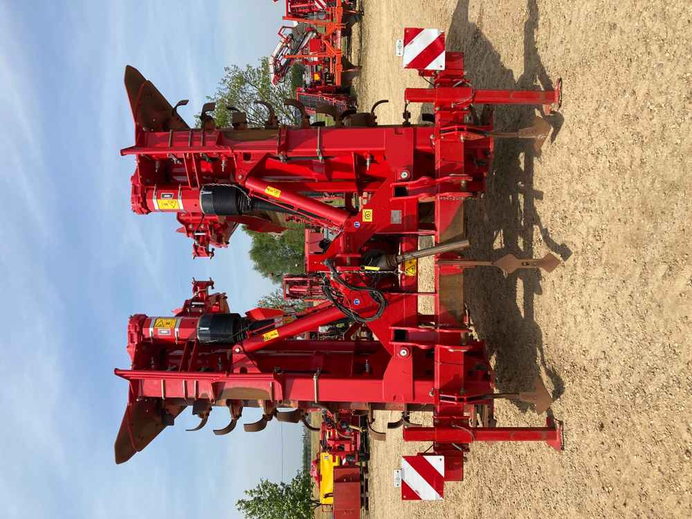 Grimme Grimme, GF600, 6 Row/3Bed Tilla, Rotovator - Betakarító gép: 1 kép. Grimme Grimme, GF600, 6 Row/3Bed Tilla, Rotovator - Betakarító gép: 1 kép.