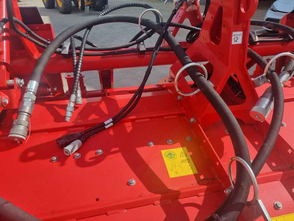 Grimme Grimme HT 200 Front Mounted Self-Propelled Topper - Betakarító gép: 3 kép. Grimme Grimme HT 200 Front Mounted Self-Propelled Topper - Betakarító gép: 3 kép.