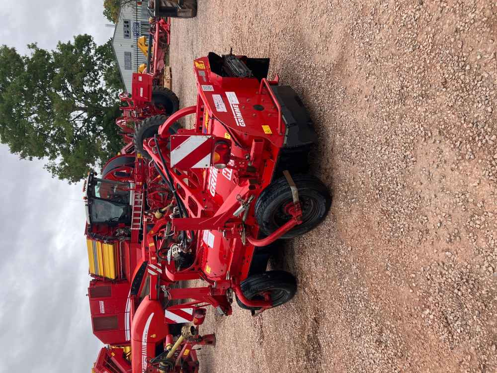 Grimme Grimme HT 210 Front Mounted Self-Propelled Topper - Betakarító gép: 1 kép. Grimme Grimme HT 210 Front Mounted Self-Propelled Topper - Betakarító gép: 1 kép.