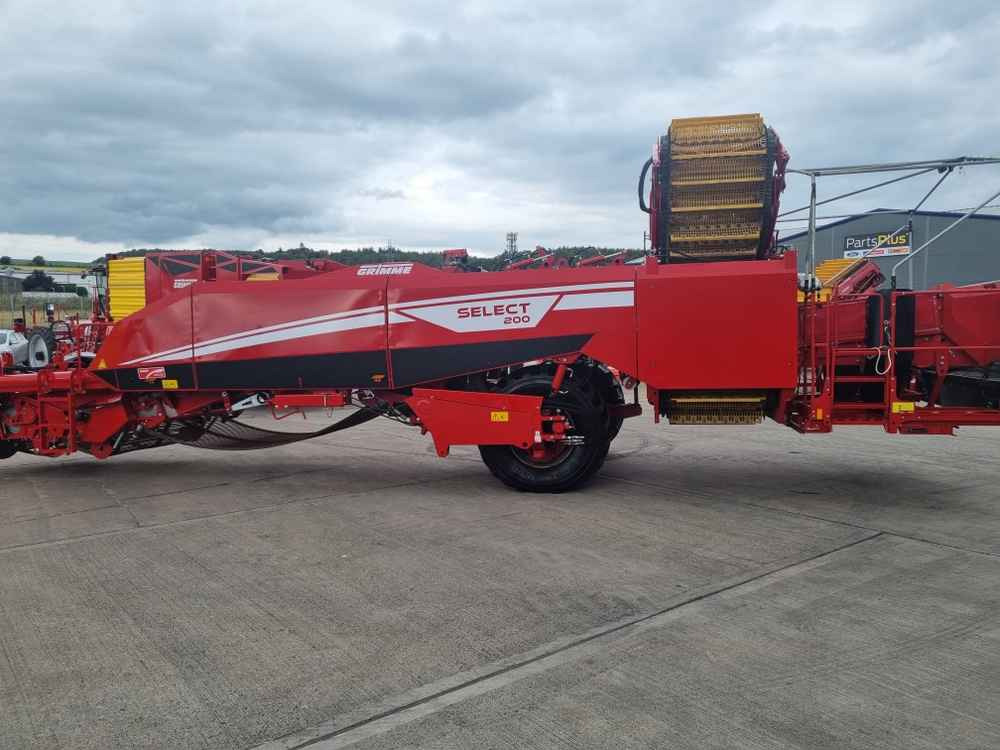 Grimme Grimme Select 200 2 Row Trailed Potato Harvester - Betakarító gép: 2 kép. Grimme Grimme Select 200 2 Row Trailed Potato Harvester - Betakarító gép: 2 kép.