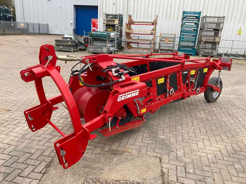 Grimme Grimme WH100 Single Row Potato Windrower - Betakarító gép: 1 kép. Grimme Grimme WH100 Single Row Potato Windrower - Betakarító gép: 1 kép.