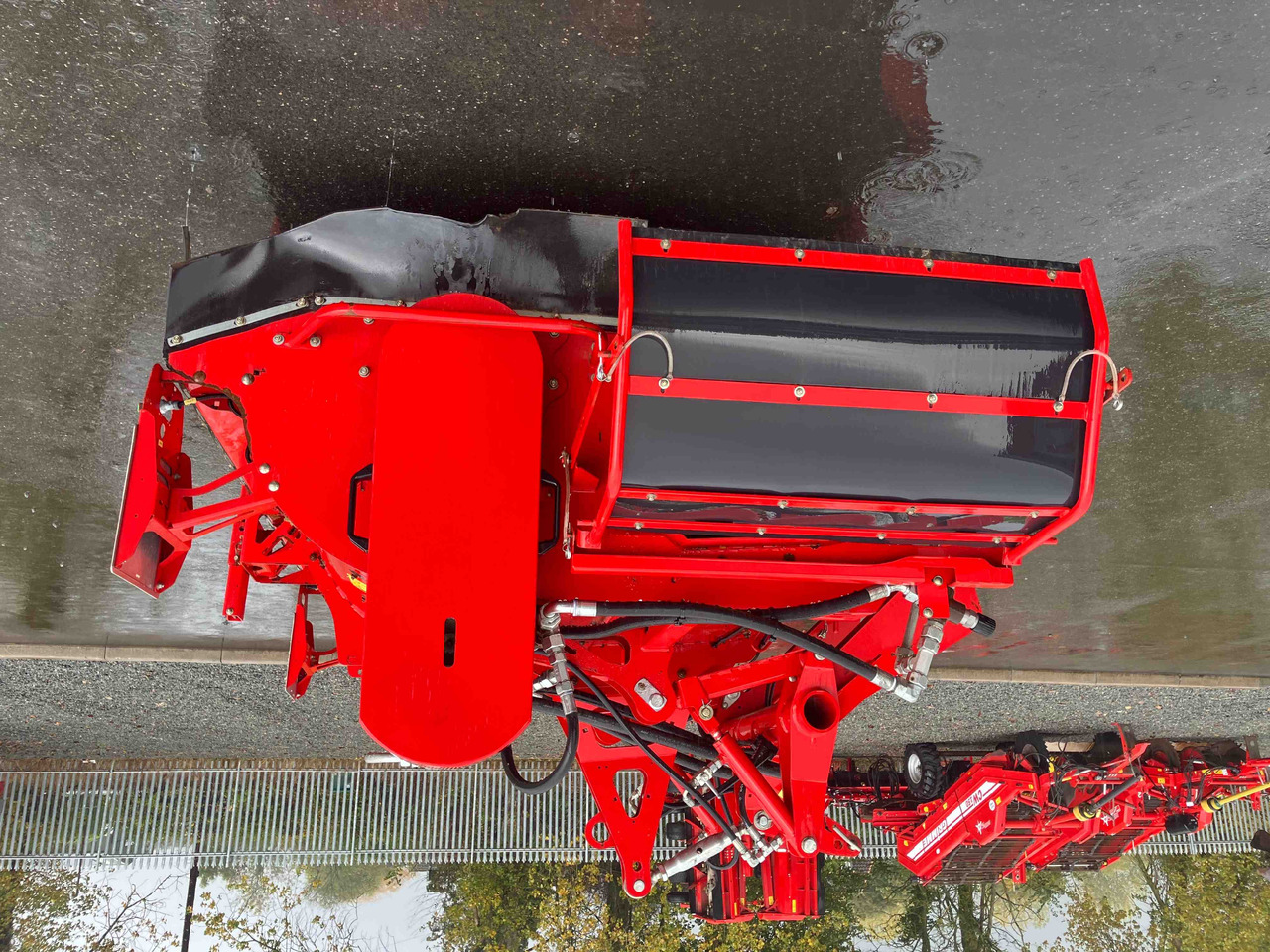 Grimme HT 210 - Betakarító gép: 3 kép. Grimme HT 210 - Betakarító gép: 3 kép.