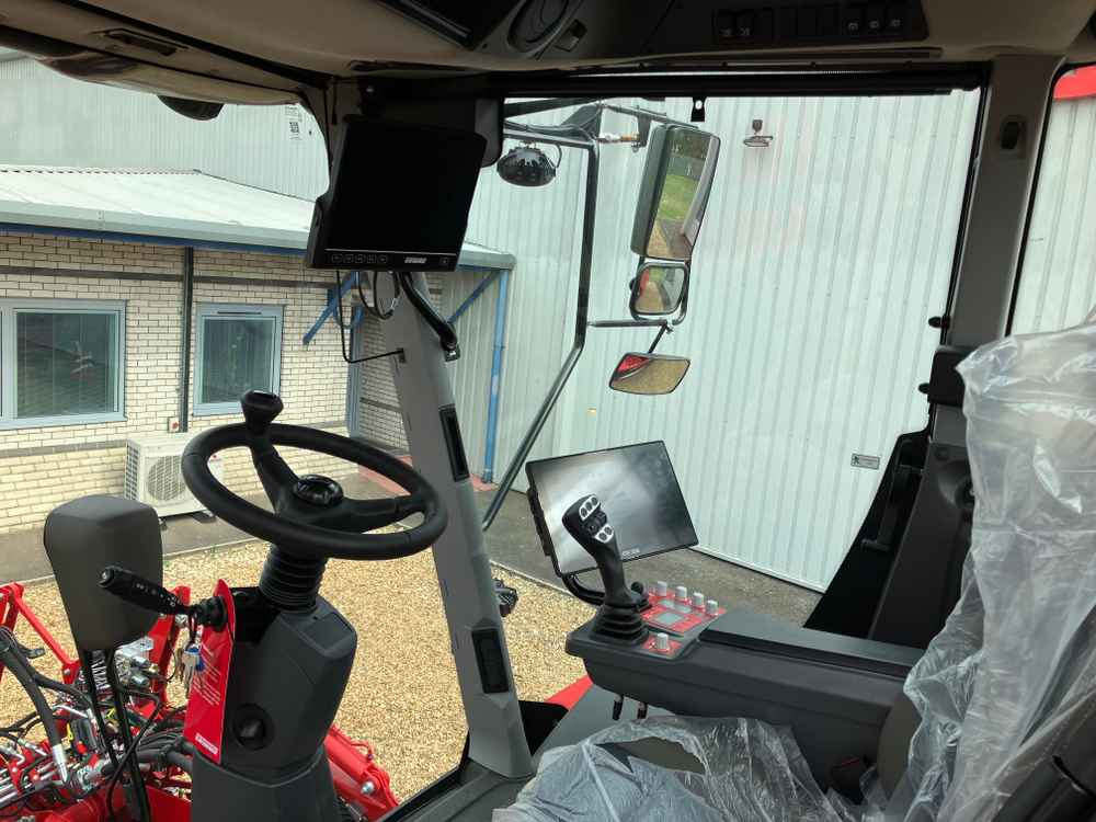 Grimme REXOR 6200 - Talajművelő gep: 2 kép. Grimme REXOR 6200 - Talajművelő gep: 2 kép.