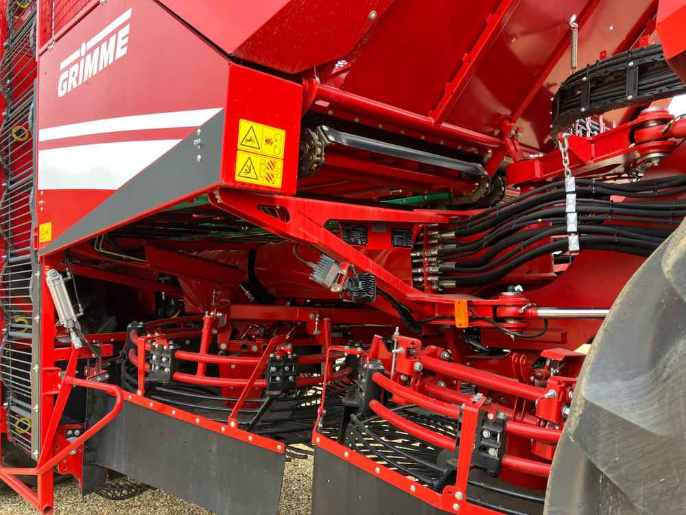 Grimme REXOR 630 / 830 / 930 - Talajművelő gep: 2 kép. Grimme REXOR 630 / 830 / 930 - Talajművelő gep: 2 kép.