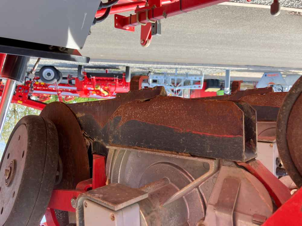 Kverneland Kverneland Monopill, 18 Row, Sugarbeet Drill - Szemenkénti vetőgép: 3 kép. Kverneland Kverneland Monopill, 18 Row, Sugarbeet Drill - Szemenkénti vetőgép: 3 kép.