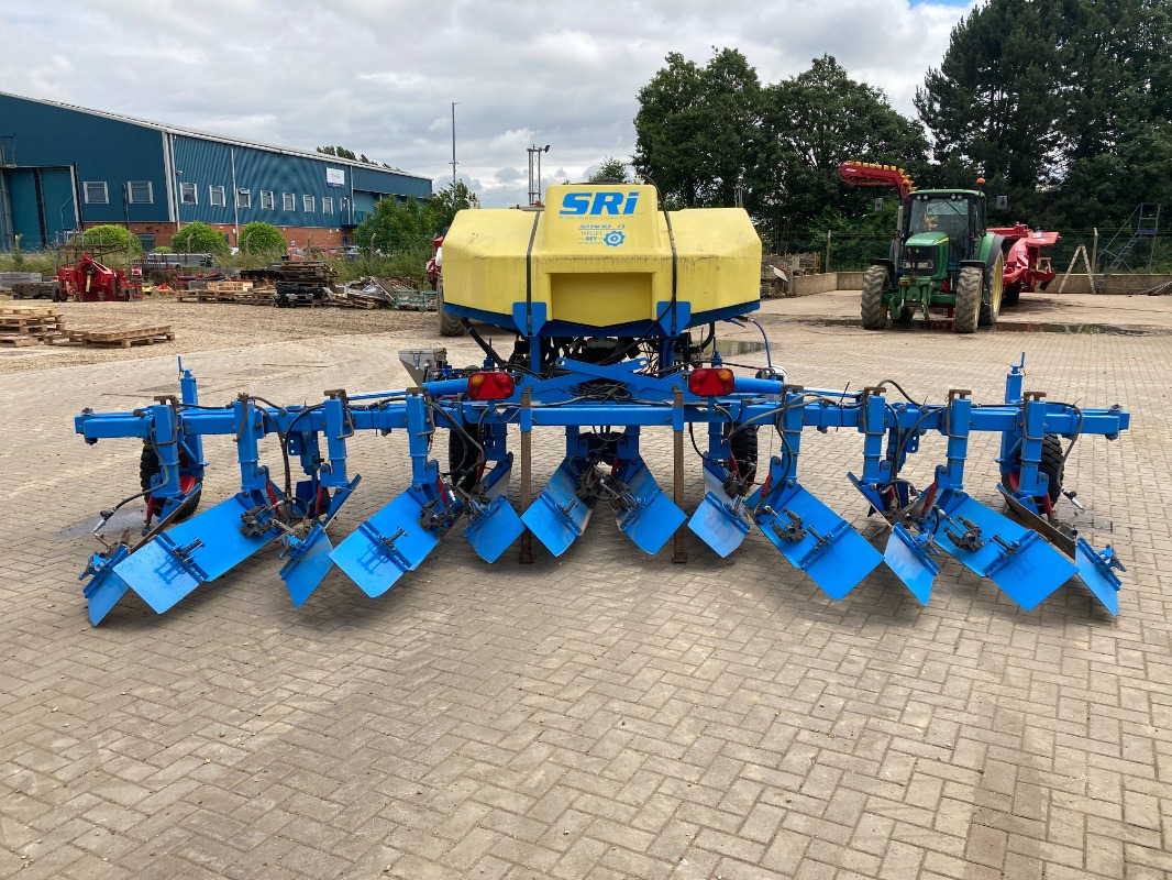 Standen Standen Target SRI Liquid Fertiliser Injection - Betakarító gép: 1 kép. Standen Standen Target SRI Liquid Fertiliser Injection - Betakarító gép: 1 kép.