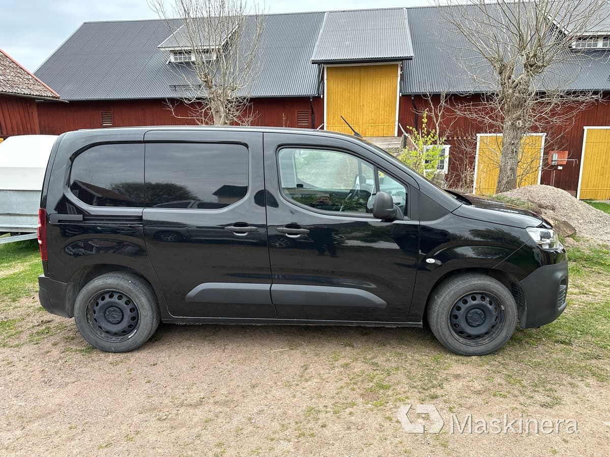 Arbetsbil Citroën Berlingo 1.2 PureTech Aut - Kis furgon: 4 kép. Arbetsbil Citroën Berlingo 1.2 PureTech Aut - Kis furgon: 4 kép.