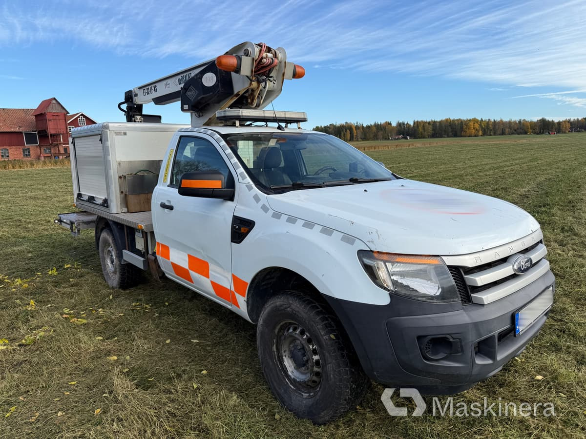 Arbetsbil Ford Ranger med Versalift - Furgon: 3 kép. Arbetsbil Ford Ranger med Versalift - Furgon: 3 kép.