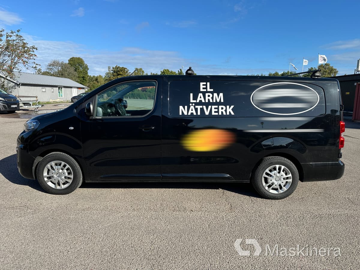 Arbetsbil Peugeot e-Expert 75 - Furgon: 2 kép. Arbetsbil Peugeot e-Expert 75 - Furgon: 2 kép.