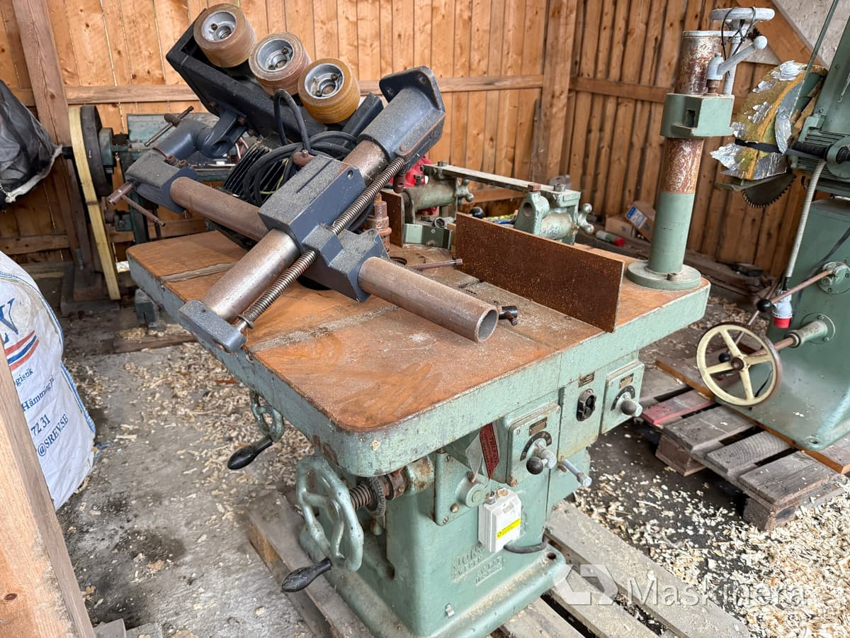 Bordsfräs med matarverk Jonsereds - Építőipari berendezések: 3 kép. Bordsfräs med matarverk Jonsereds - Építőipari berendezések: 3 kép.