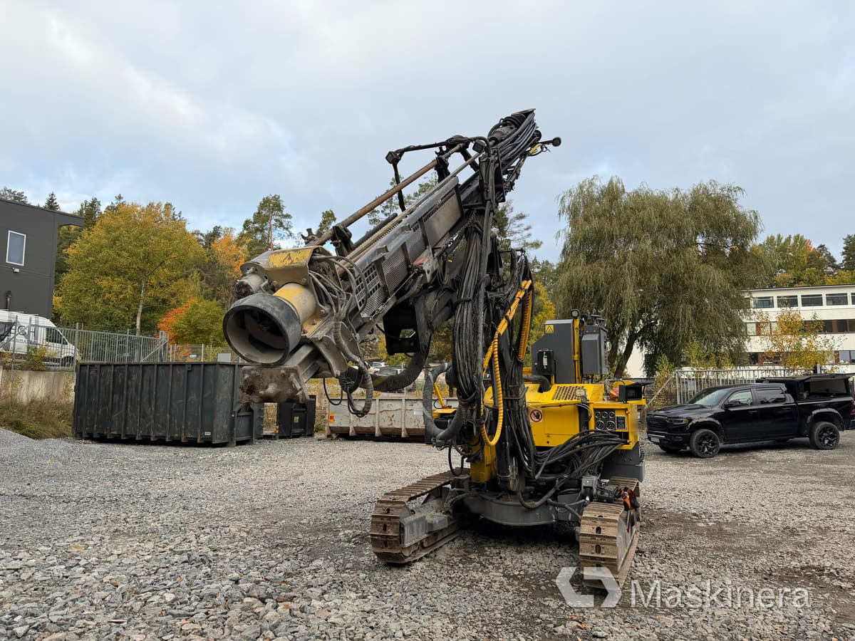Borrvagn Atlas Copco FlexiROC T30R-03 - Fúrógép: 2 kép. Borrvagn Atlas Copco FlexiROC T30R-03 - Fúrógép: 2 kép.