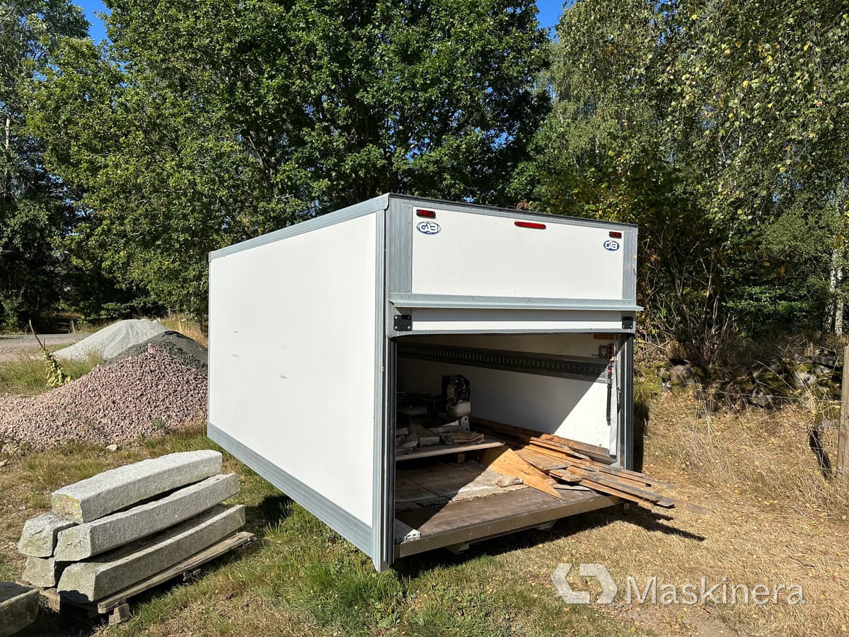 Cab kaross Iveco Skåp + bakgavellyft Cab kaross (nytt) - Doboz felépitmény: 3 kép. Cab kaross Iveco Skåp + bakgavellyft Cab kaross (nytt) - Doboz felépitmény: 3 kép.