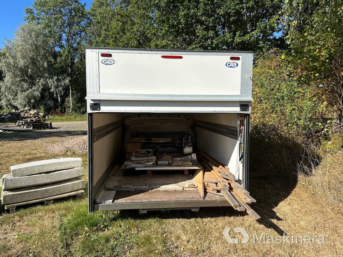 Cab kaross Iveco Skåp + bakgavellyft Cab kaross (nytt) - Doboz felépitmény: 4 kép. Cab kaross Iveco Skåp + bakgavellyft Cab kaross (nytt) - Doboz felépitmény: 4 kép.