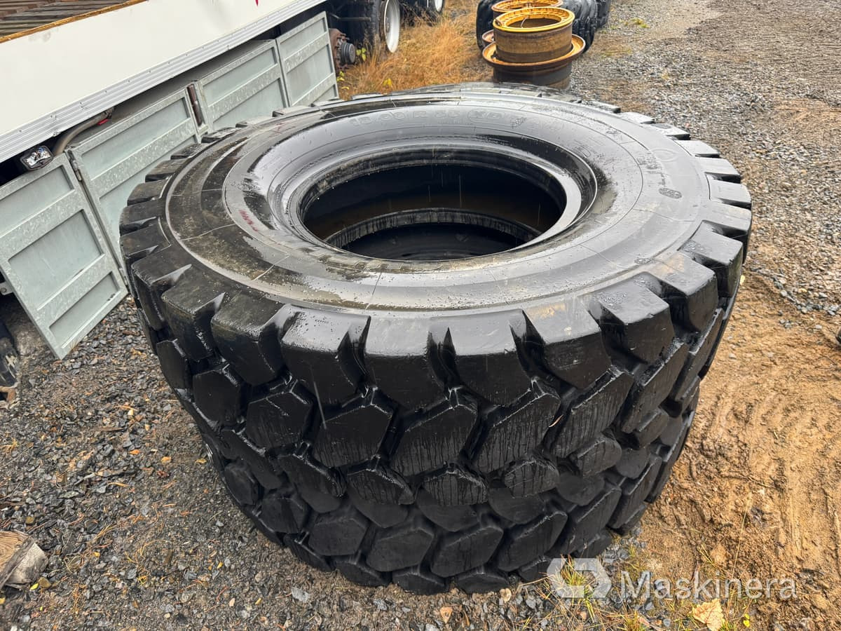 Däck Michelin 18.00 R 33 XDT - Gumiabroncs - Építőipari gépek: 2 kép. Däck Michelin 18.00 R 33 XDT - Gumiabroncs - Építőipari gépek: 2 kép.