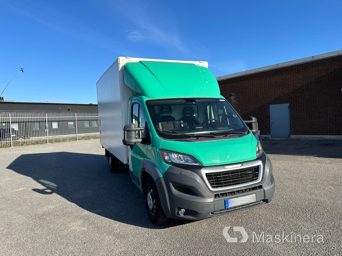 Lastbil Peugeot Boxer 2017 - Egyéb gépek: 3 kép. Lastbil Peugeot Boxer 2017 - Egyéb gépek: 3 kép.