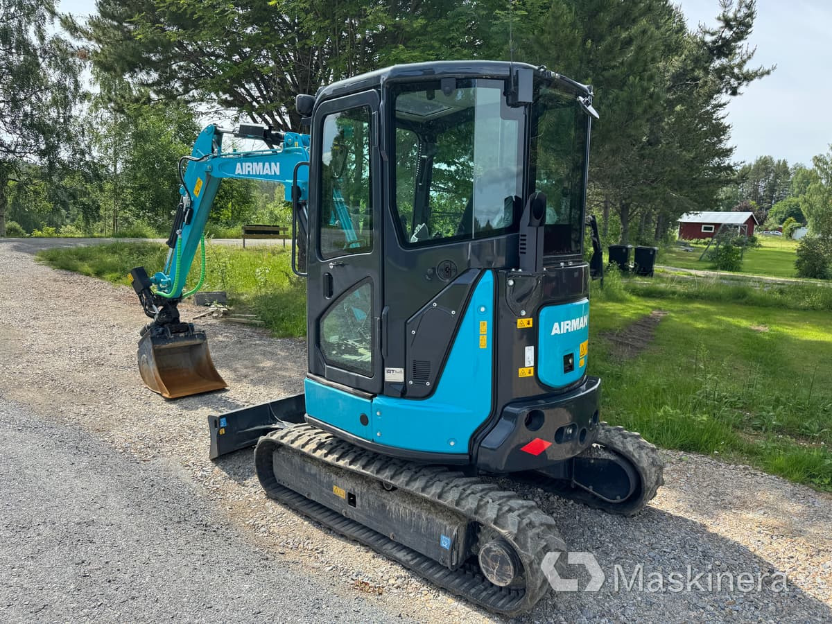 Grävmaskin Airman AX33u-7 med tillbehör - Lánctalpas kotró: 3 kép. Grävmaskin Airman AX33u-7 med tillbehör - Lánctalpas kotró: 3 kép.