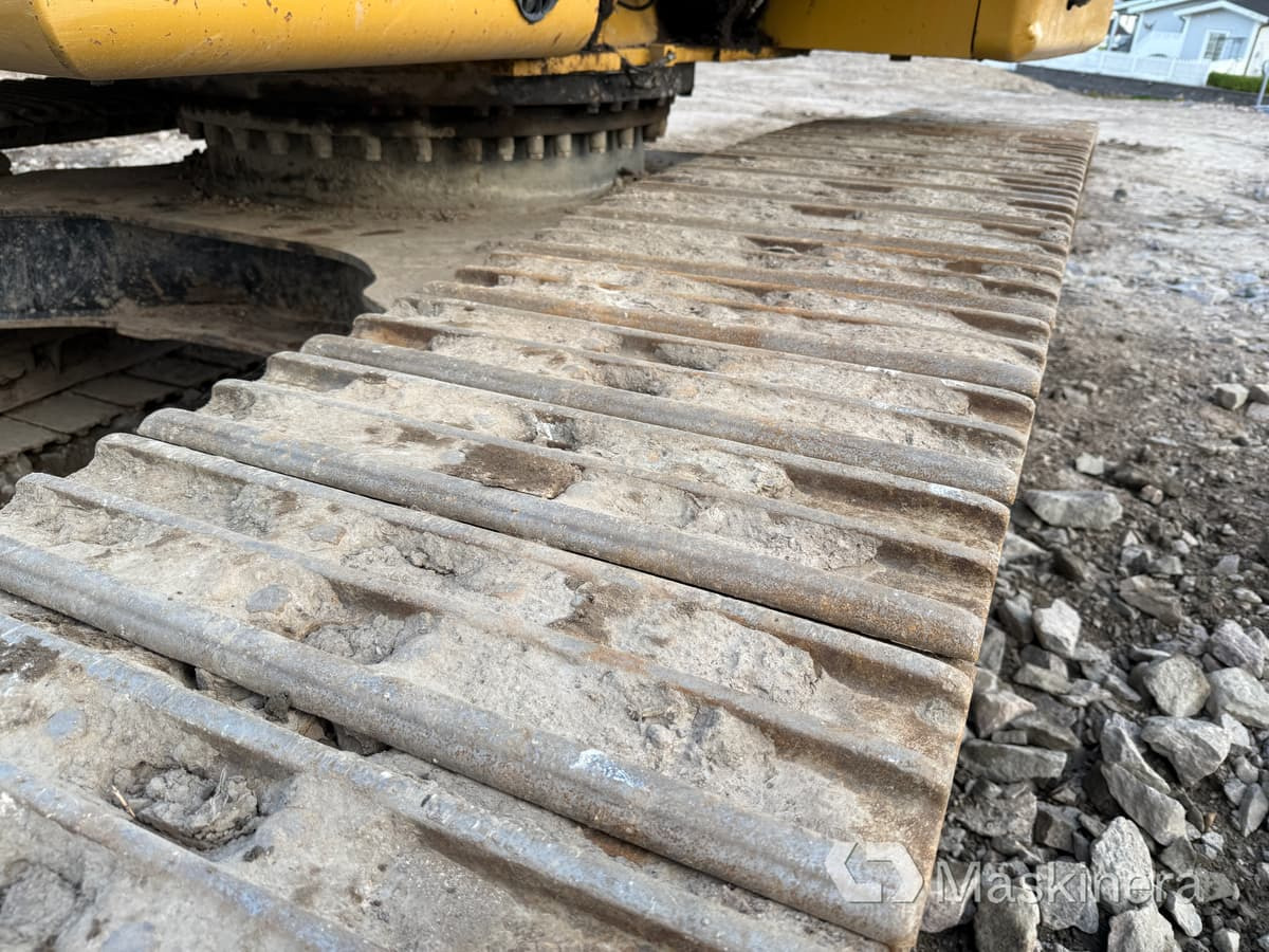 Lánctalpas kotró Grävmaskin CAT 323 Next Generation: 14 kép.