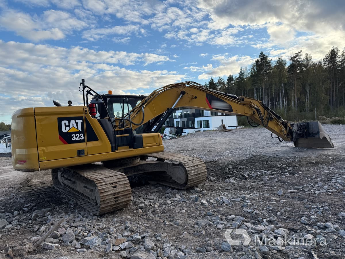 Lánctalpas kotró Grävmaskin CAT 323 Next Generation: 6 kép.
