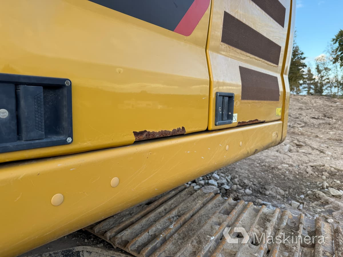 Lánctalpas kotró Grävmaskin CAT 323 Next Generation: 29 kép.