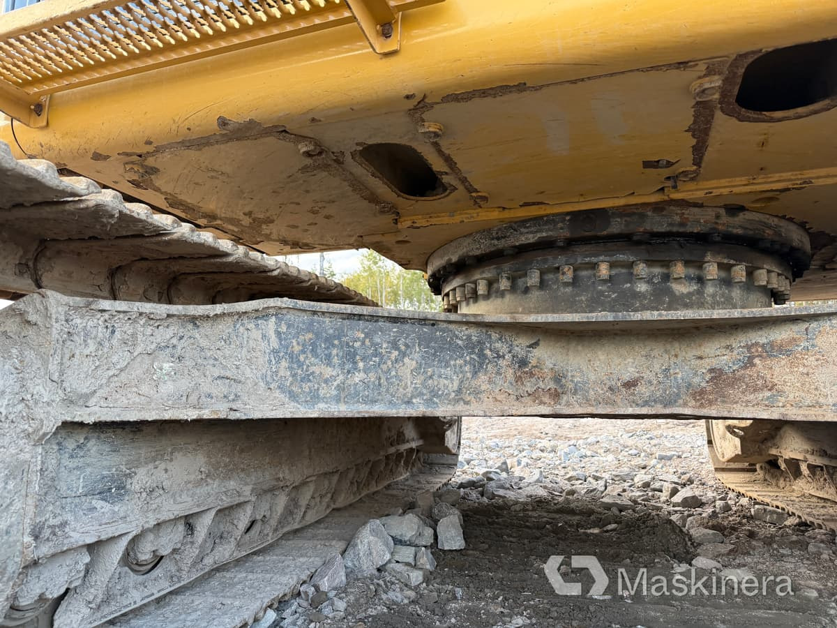 Lánctalpas kotró Grävmaskin CAT 323 Next Generation: 22 kép.