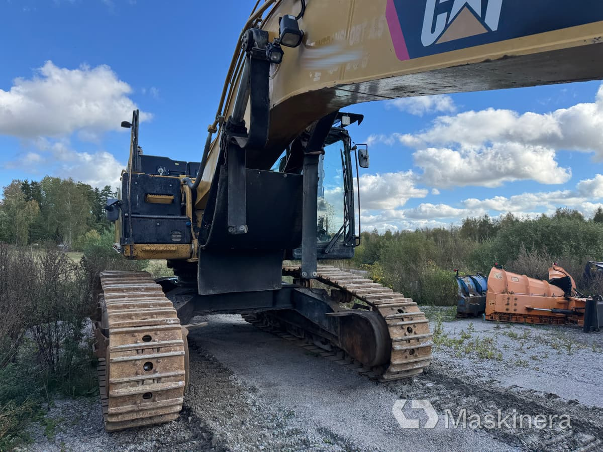 Grävmaskin CAT 349E - Lánctalpas kotró: 4 kép. Grävmaskin CAT 349E - Lánctalpas kotró: 4 kép.
