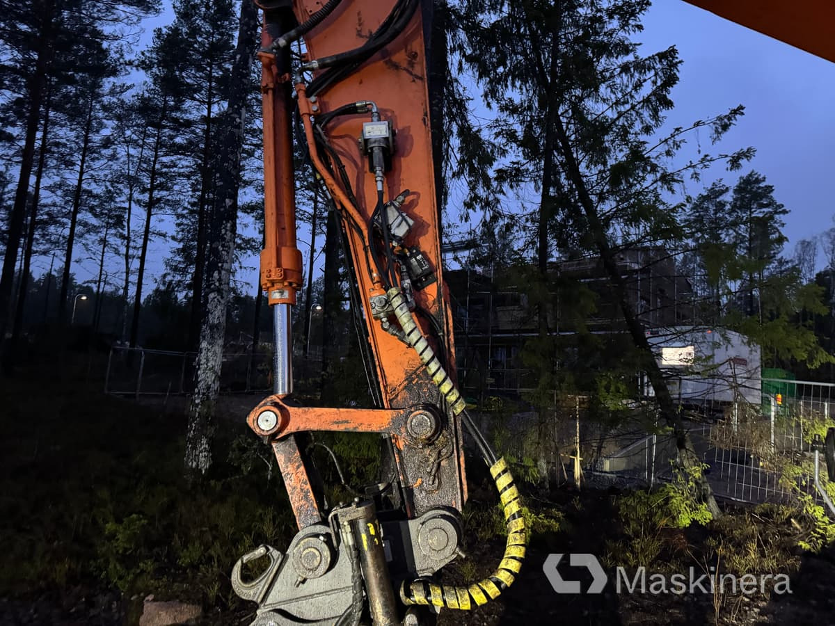 Lánctalpas kotró Grävmaskin Doosan DX140LC: 23 kép. Lánctalpas kotró Grävmaskin Doosan DX140LC: 23 kép.