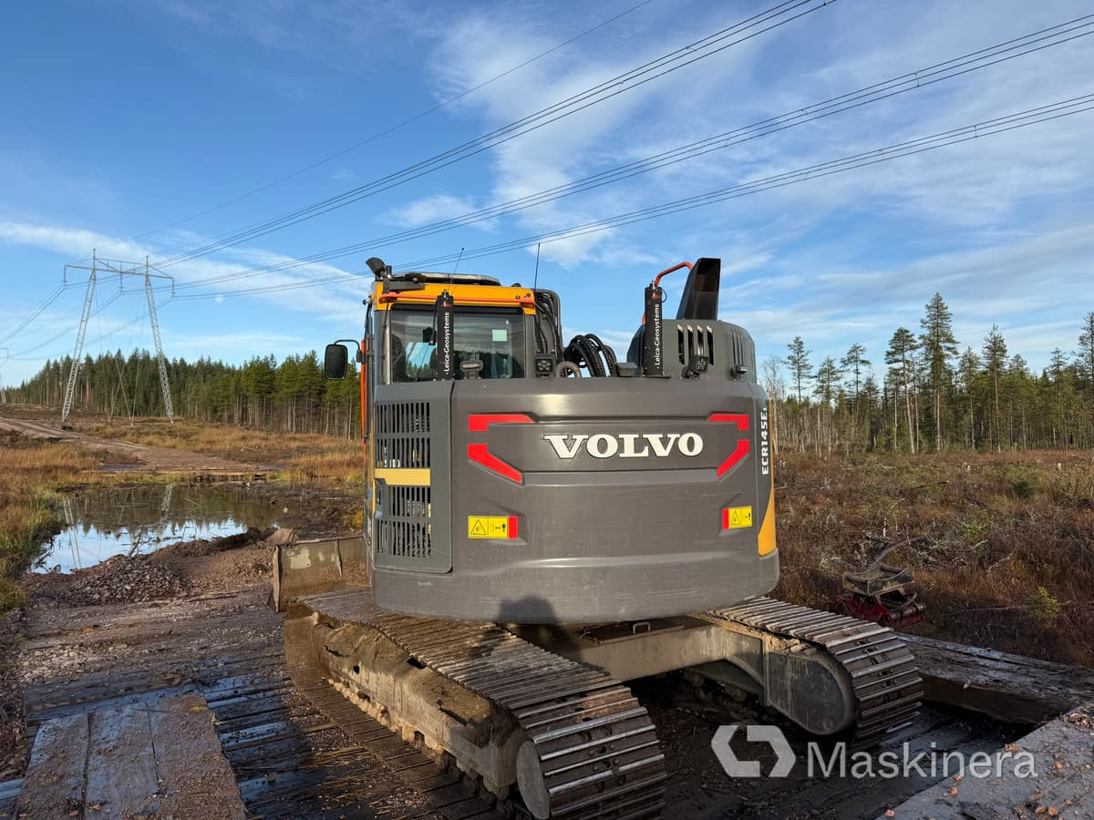 Grävmaskin Volvo ECR145EL - Lánctalpas kotró: 4 kép. Grävmaskin Volvo ECR145EL - Lánctalpas kotró: 4 kép.