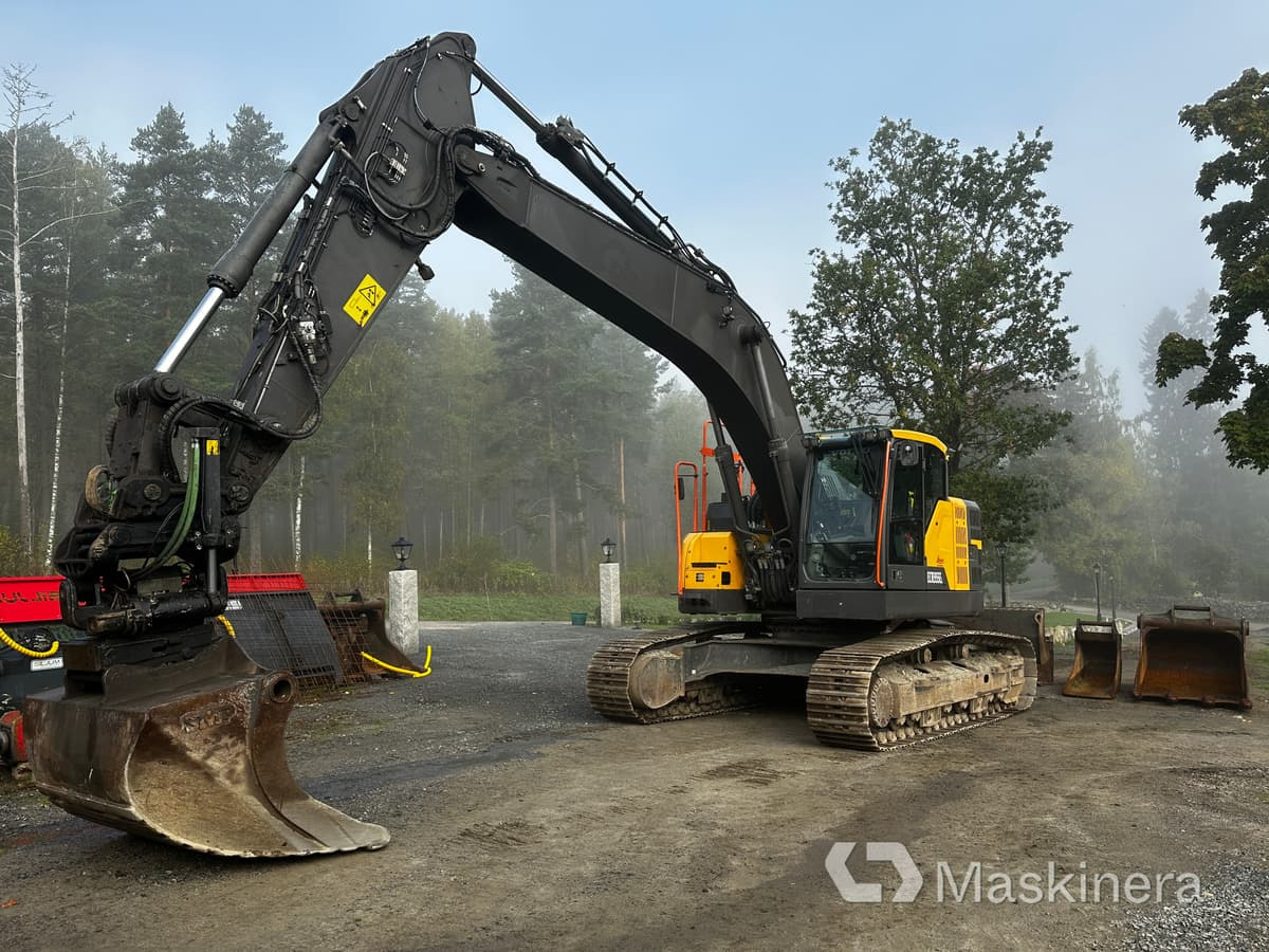 Grävmaskin Volvo ECR355EL GPS & tillbehör - Lánctalpas kotró: 1 kép. Grävmaskin Volvo ECR355EL GPS & tillbehör - Lánctalpas kotró: 1 kép.
