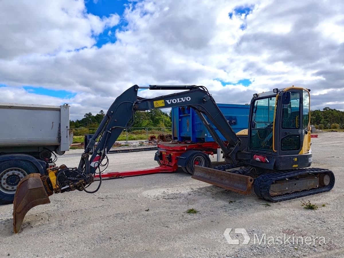 Grävmaskin Volvo ECR58D - Lánctalpas kotró: 1 kép. Grävmaskin Volvo ECR58D - Lánctalpas kotró: 1 kép.