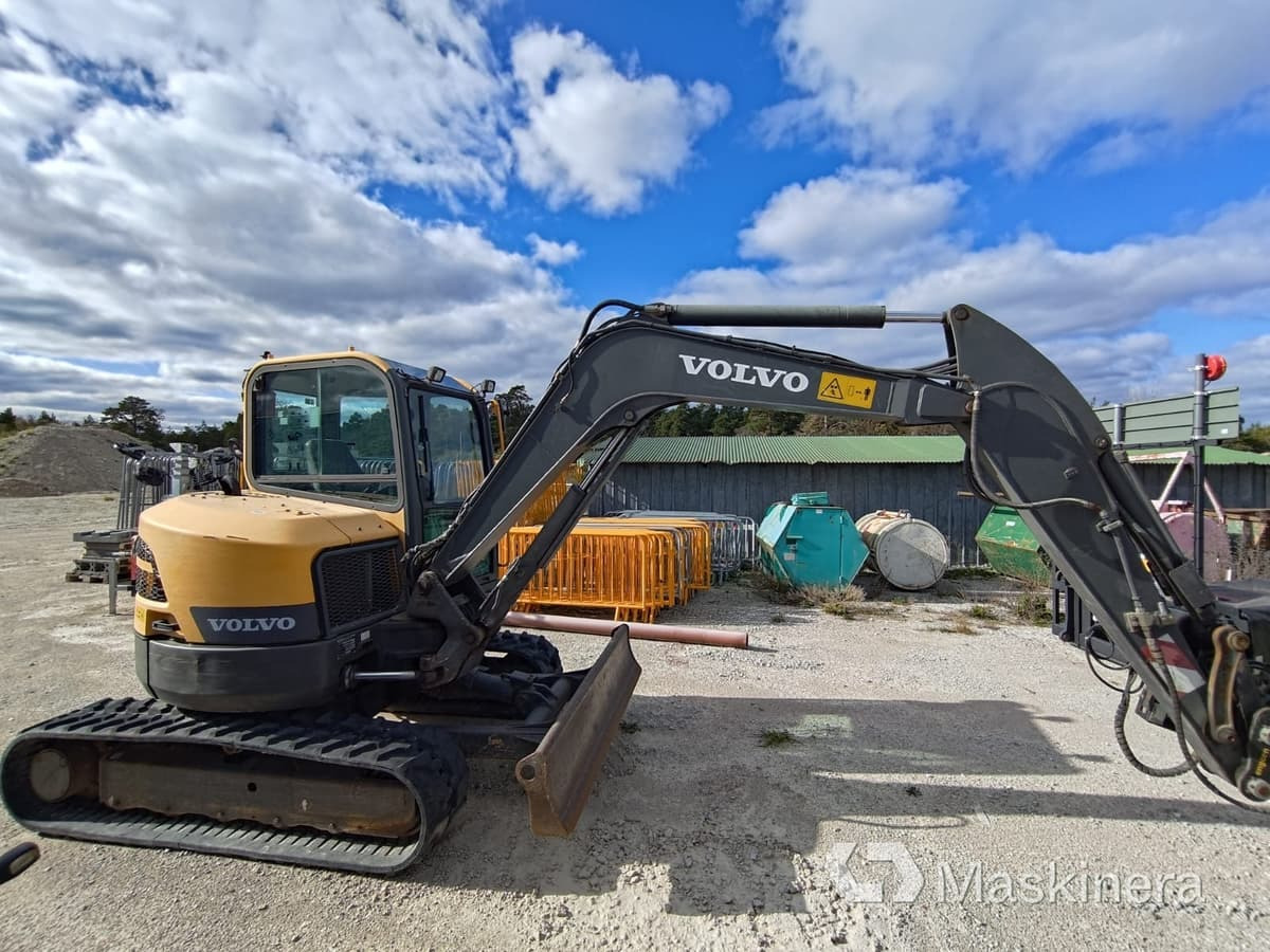Grävmaskin Volvo ECR58D - Lánctalpas kotró: 5 kép. Grävmaskin Volvo ECR58D - Lánctalpas kotró: 5 kép.